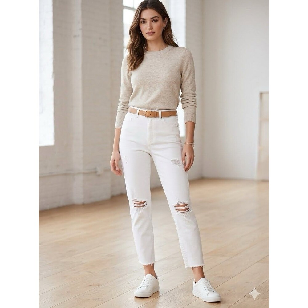 Express Mom Super High Rise White Denim Women's Jeans Distressed Raw Hem Size 4R